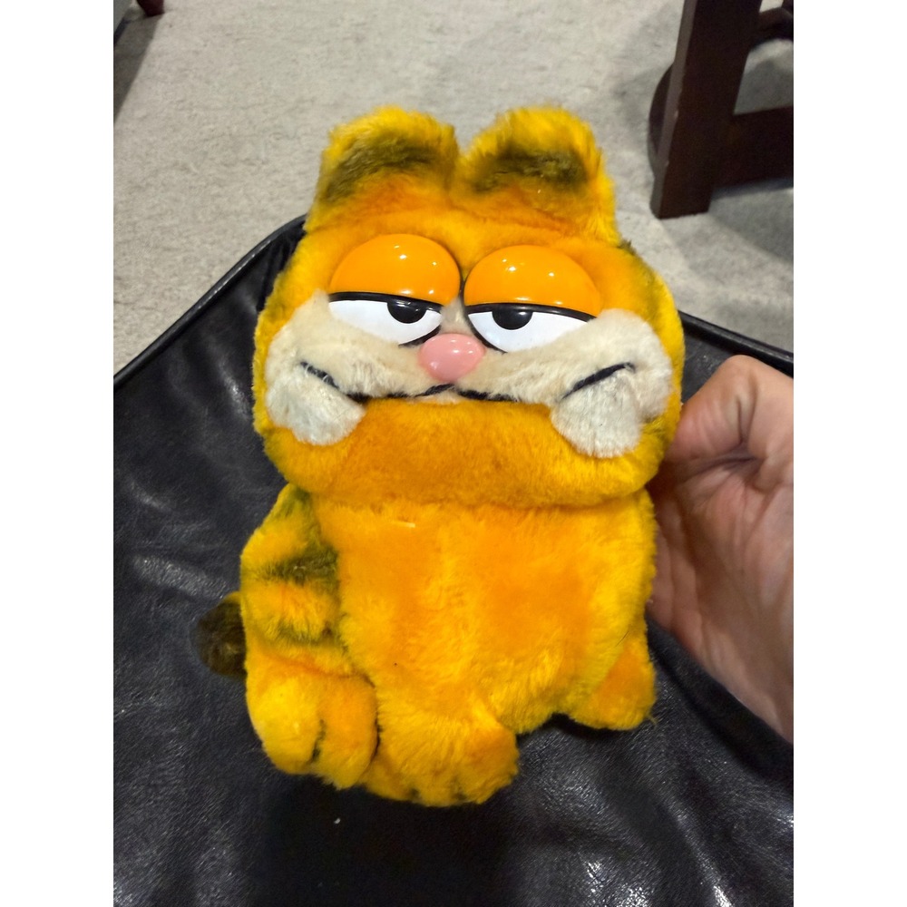 Vintage Garfield Plush Toy Orange Cat Stuffed Animal Collectible 1981‎